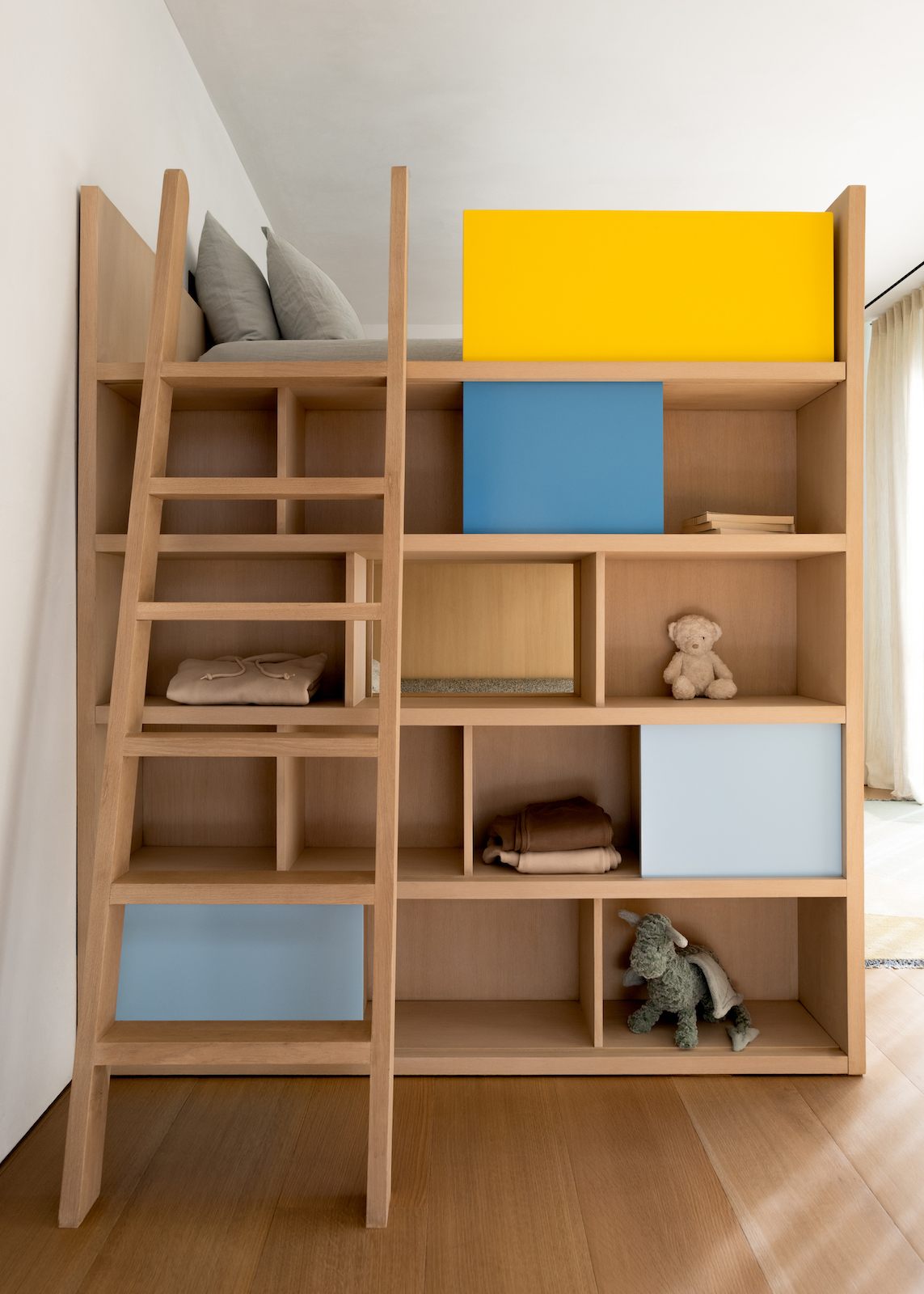 The Multi-Bed shelving