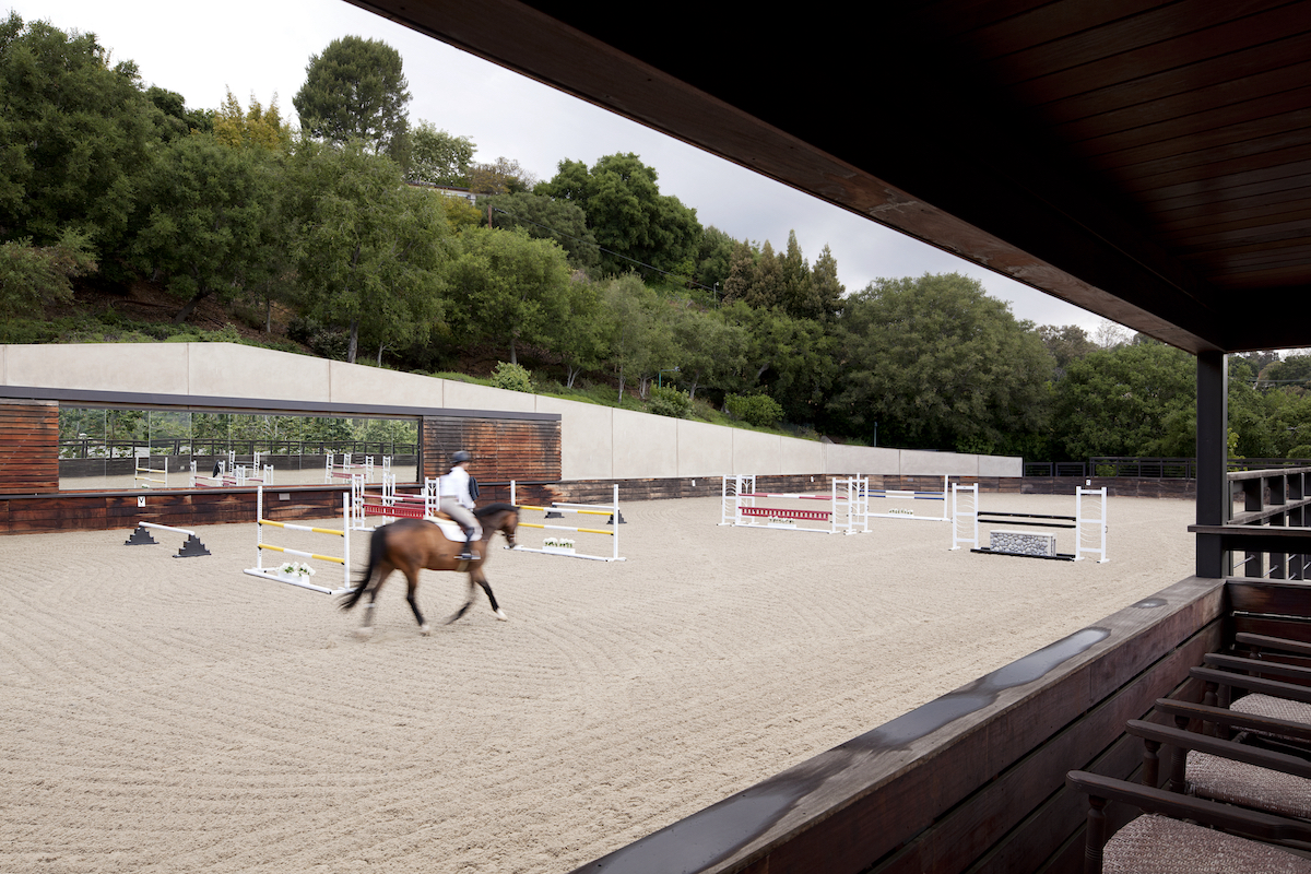 Ring for horse jumping